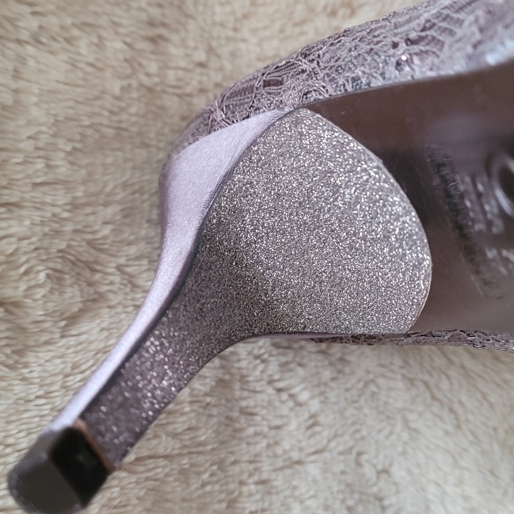 Heels - Picture 6 of 7